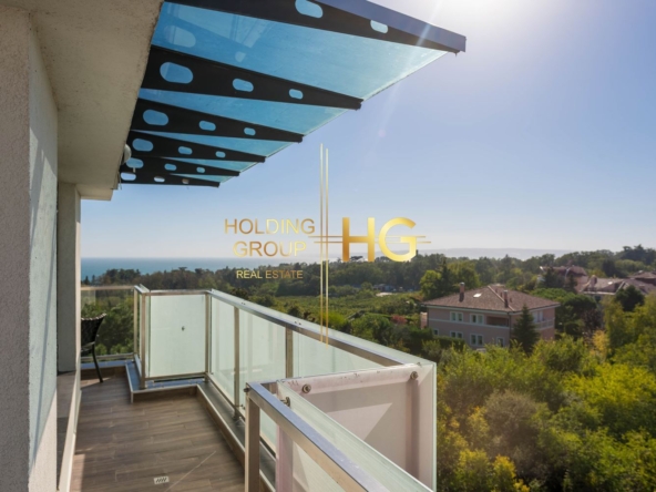 отлично обзаведен тристаен апартамент в к.к. Св.Св. Константин и Елена! - 0