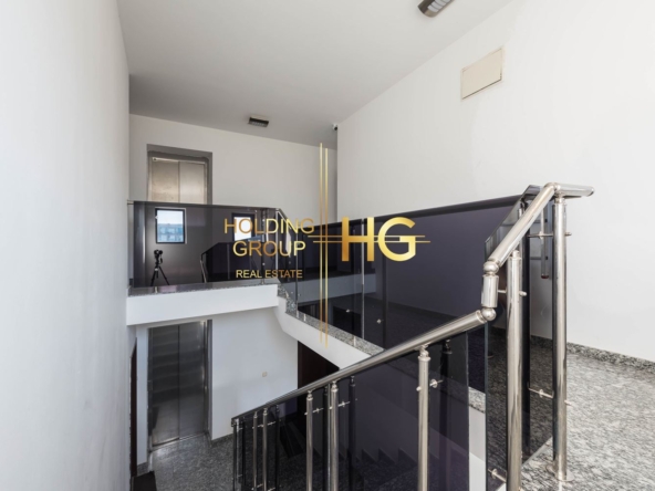 отлично обзаведен тристаен апартамент в к.к. Св.Св. Константин и Елена! - 0