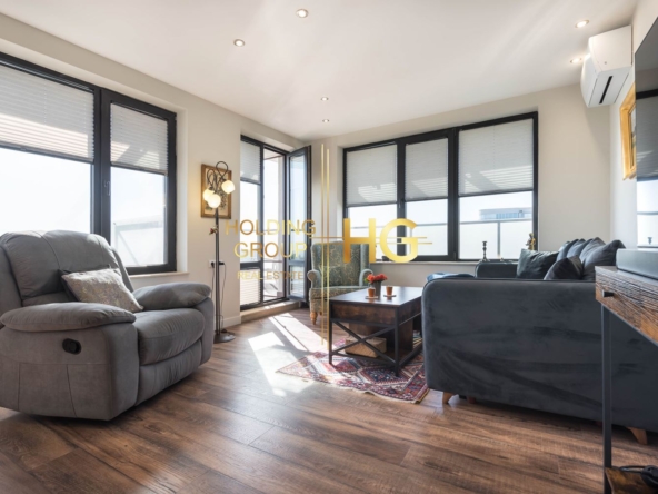 отлично обзаведен тристаен апартамент в к.к. Св.Св. Константин и Елена! - 0