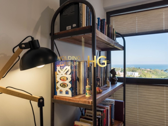 отлично обзаведен тристаен апартамент в к.к. Св.Св. Константин и Елена! - 0