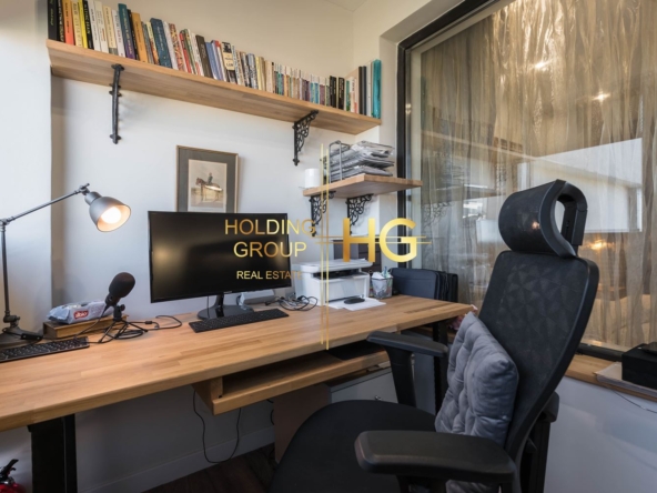 отлично обзаведен тристаен апартамент в к.к. Св.Св. Константин и Елена! - 0