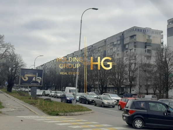 Тристаен апартамент в района на Гранд мол - 0