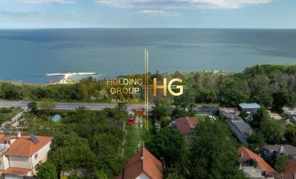 Три етажа къща с морска панорама - 0