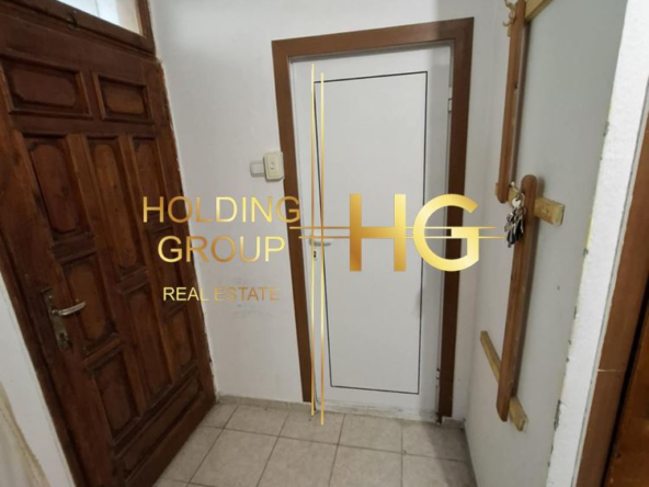 Едностаен - Погреби - 0