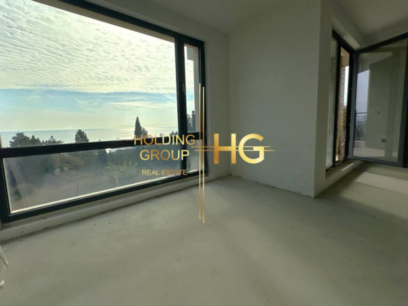 Тристаен апартамент в кв. Галата - 0