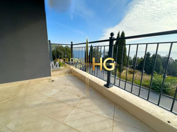 Тристаен апартамент в кв. Галата - 0