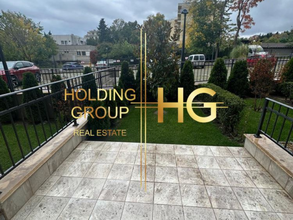 Двустаен апартамент със собствен двор в Св.Св. Константин и Елена! - 0