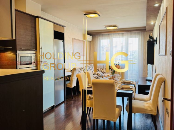 ОБЗАВЕДЕН ТРИСТАЕН АПАРТАМЕНТ В ШИРОК ЦЕНТЪР - 0