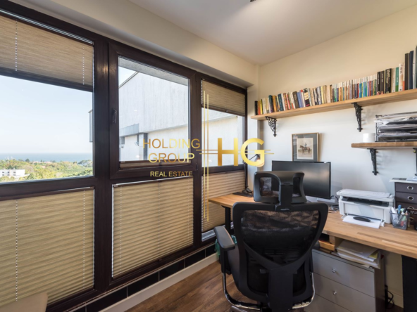 отлично обзаведен тристаен апартамент в к.к. Св.Св. Константин и Елена! - 0