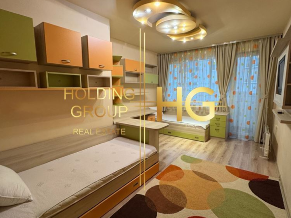 ОБЗАВЕДЕН ТРИСТАЕН АПАРТАМЕНТ В ШИРОК ЦЕНТЪР - 0