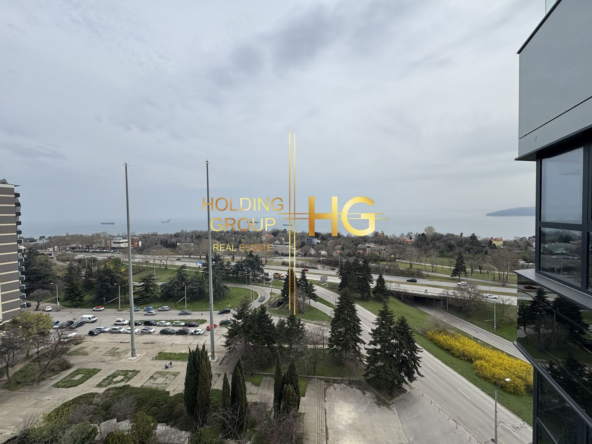 Тристаен апартамент с невероятна и нескриваема морска панорама в кв. Бриз - 0