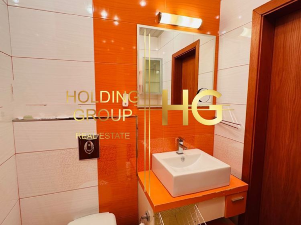 ОБЗАВЕДЕН ТРИСТАЕН АПАРТАМЕНТ В ШИРОК ЦЕНТЪР - 0