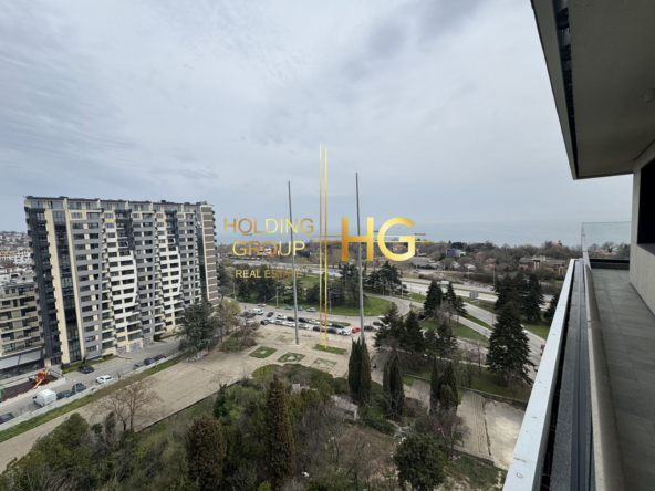 Тристаен апартамент с невероятна и нескриваема морска панорама в кв. Бриз - 0