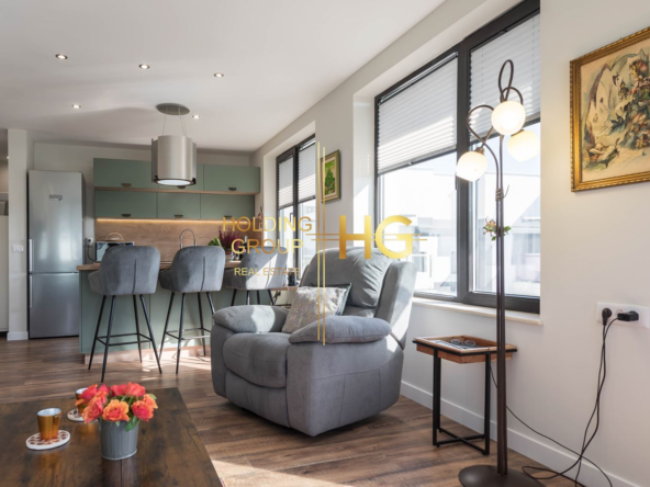 отлично обзаведен тристаен апартамент в к.к. Св.Св. Константин и Елена! - 0