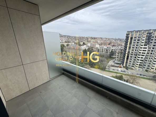 Тристаен апартамент с невероятна и нескриваема морска панорама в кв. Бриз - 0