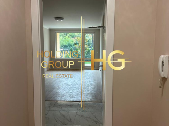 Двустаен апартамент със собствен двор в Св.Св. Константин и Елена! - 0