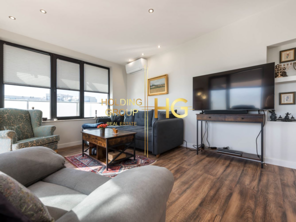 отлично обзаведен тристаен апартамент в к.к. Св.Св. Константин и Елена! - 0