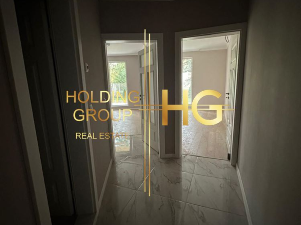 Двустаен апартамент със собствен двор в Св.Св. Константин и Елена! - 0