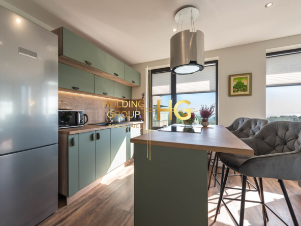 Тристаен апартамент в к.к. Св.Св. Константин и Елена! - 0