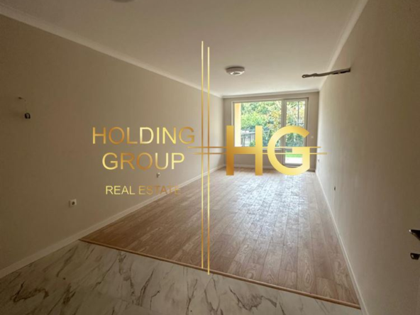 Двустаен апартамент със собствен двор в Св.Св. Константин и Елена! - 0