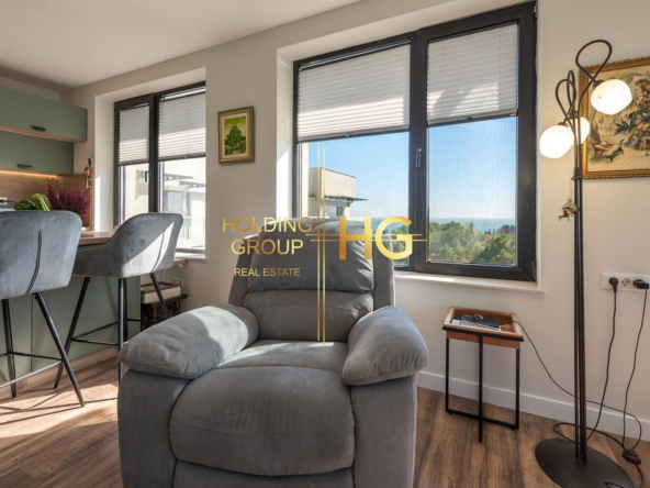 Тристаен апартамент в к.к. Св.Св. Константин и Елена! - 0