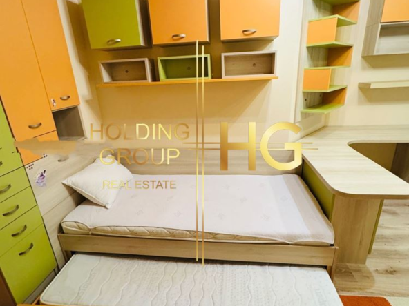 ОБЗАВЕДЕН ТРИСТАЕН АПАРТАМЕНТ В ШИРОК ЦЕНТЪР - 0