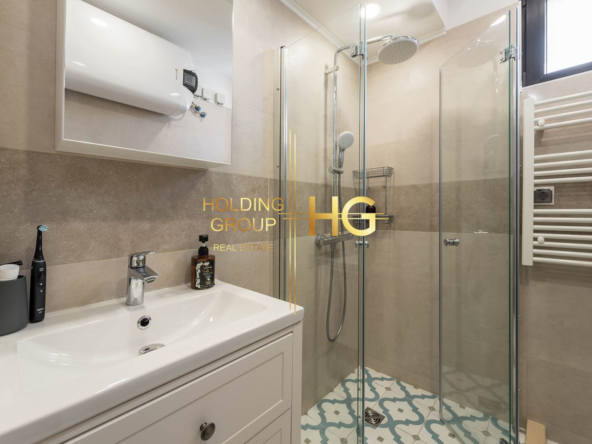 отлично обзаведен тристаен апартамент в к.к. Св.Св. Константин и Елена! - 0