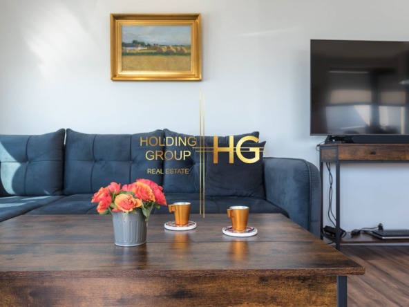 отлично обзаведен тристаен апартамент в к.к. Св.Св. Константин и Елена! - 0