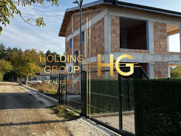 Къща в м-ст Добрева чешма - 0