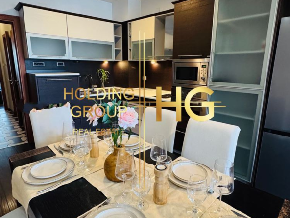 ОБЗАВЕДЕН ТРИСТАЕН АПАРТАМЕНТ В ШИРОК ЦЕНТЪР - 0