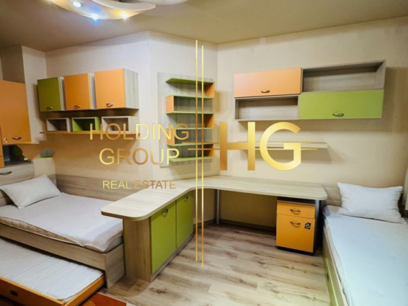 ОБЗАВЕДЕН ТРИСТАЕН АПАРТАМЕНТ В ШИРОК ЦЕНТЪР - 0