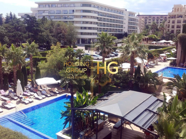 Просторен тристаен апартамент в к.к. Златни Пясъци - 0