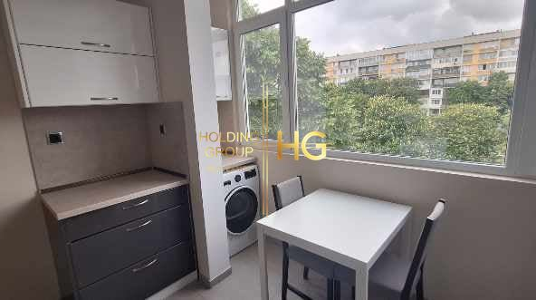 Тристаен апартамент в кв. Чайка - 0