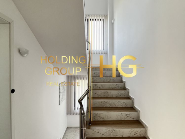 Триетажна къща в с. Близнаци - 0