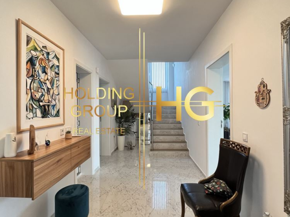 Триетажна къща в с. Близнаци - 0