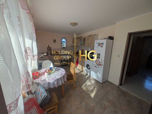 Къща в с. Звездица - 0