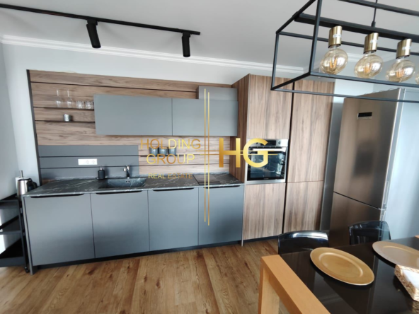 Обзаведен тристаен апартамент в кв. Бриз - 0