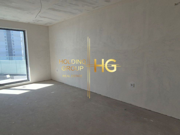 Слънчев и просторен тристаен апартамент с невероятна и нескриваема морска панорама в кв. Бриз - 0