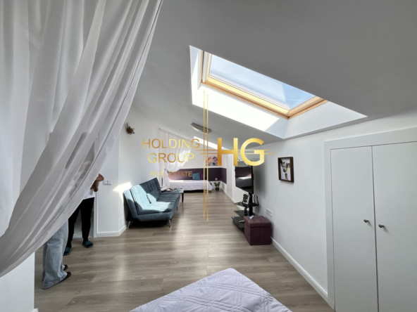 Триетажна къща в с. Близнаци - 0