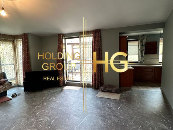 Просторен апартамент в кв. Бриз - 0