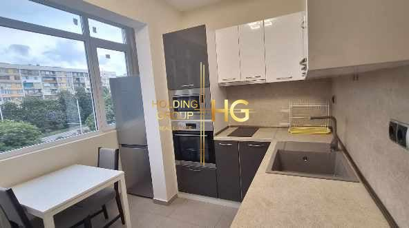 Тристаен апартамент в кв. Чайка - 0