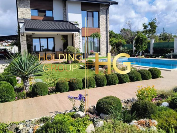 Триетажна къща в с. Близнаци - 0