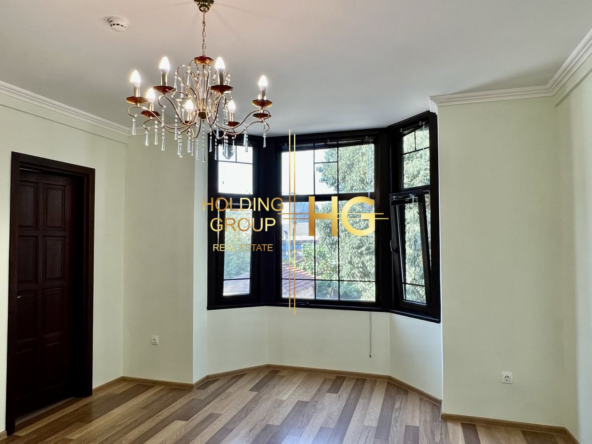 Къща в идеалния център на Варна - 0