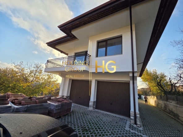 Къща в м-ст Боровец Юг - 0