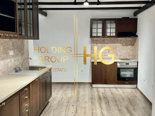 Къща в идеалния център на Варна - 0