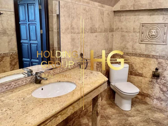 Къща в идеалния център на Варна - 0