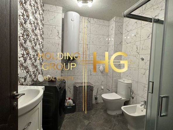 Просторен апартамент в кв. Бриз - 0