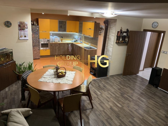 Етаж от къща в кв. Галата - 0