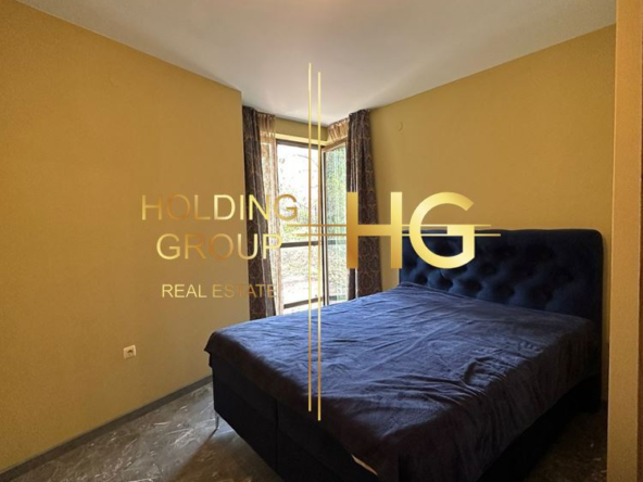 Просторен апартамент в кв. Бриз - 0