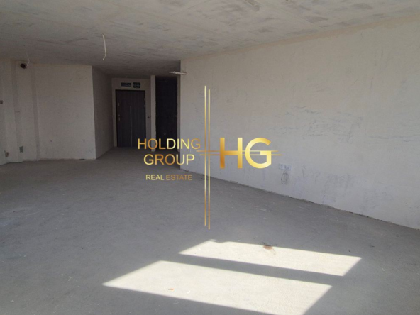 Слънчев и просторен тристаен апартамент с невероятна и нескриваема морска панорама в кв. Бриз - 0